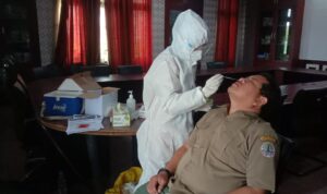 CEGAH KLUSTER BARU, BALAI TN TESSO NILO SWAB SELURUH PEGAWAI DAN STAF